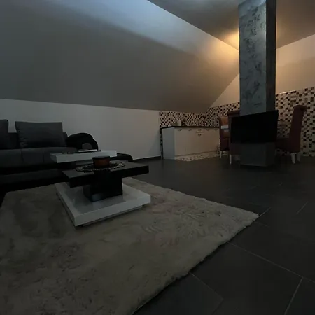 Crassula Lux * Surčin