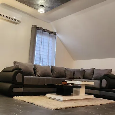 Crassula Lux Διαμέρισμα *