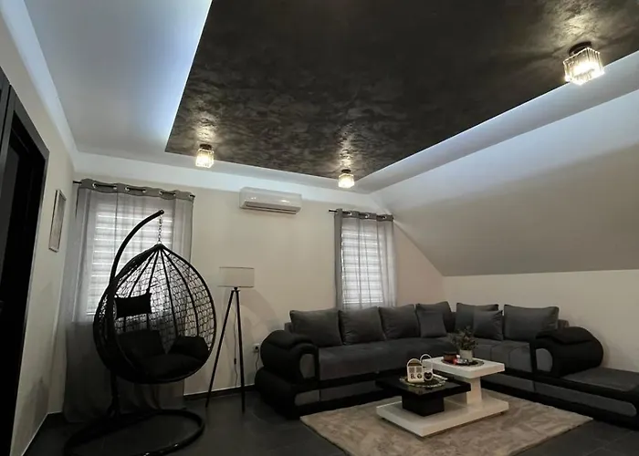 Crassula Lux Apartament *