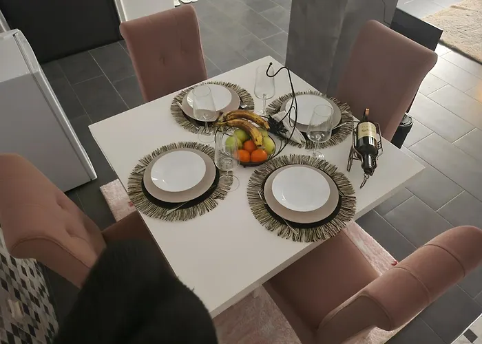 Crassula Lux 2 * Surčin