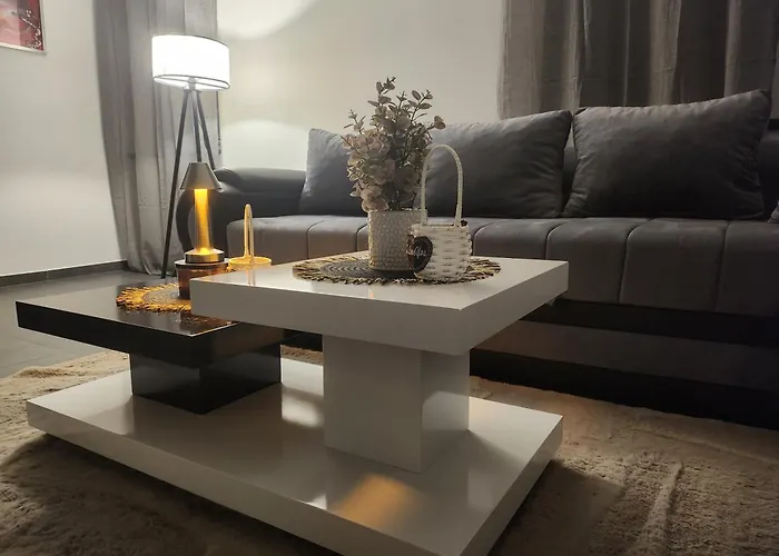 Crassula Lux 2 * Surčin