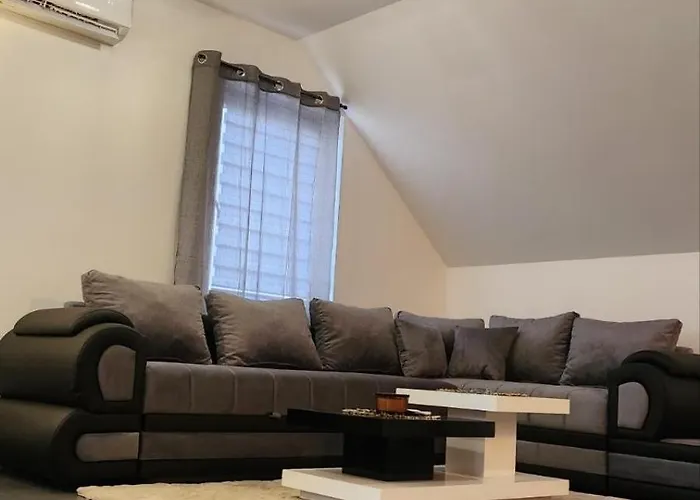 Crassula Lux Apartament *